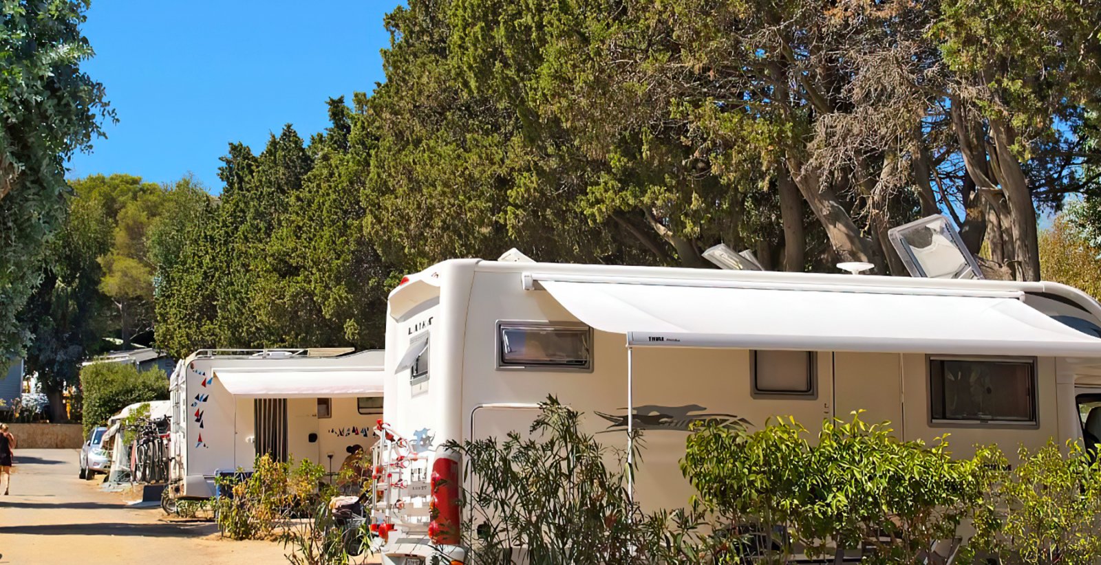 Emplacement du camping La Baie, 4 étoiles, situé à Cavalaire sur mer